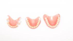 Privremene zubne proteze